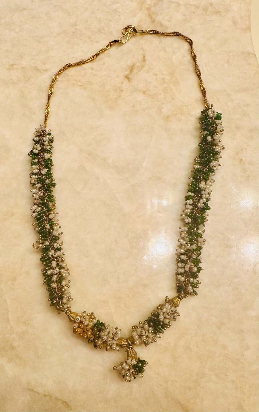 Vintage Beaded Torsade Necklace Green and white